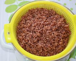 Как приготовить красный рис с кукурузой и цукини